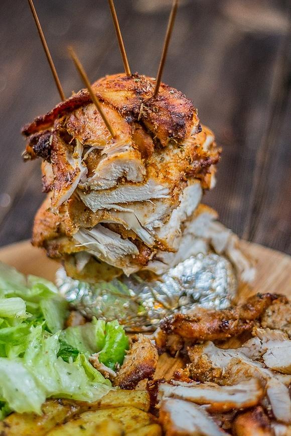 Kebab drobiowy z piekarnika na wykałaczkach