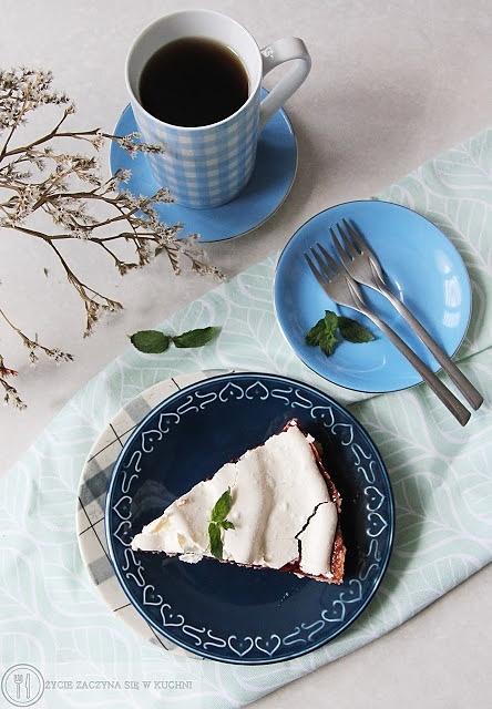 Krucha tarta malinowa z bezą