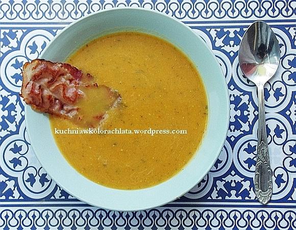 Zupa dyniowa z chipsami z szynki parmeńskiej