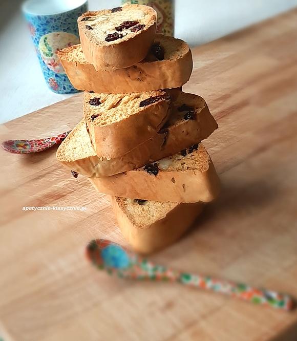 Cantucci z migdałami i żurawiną