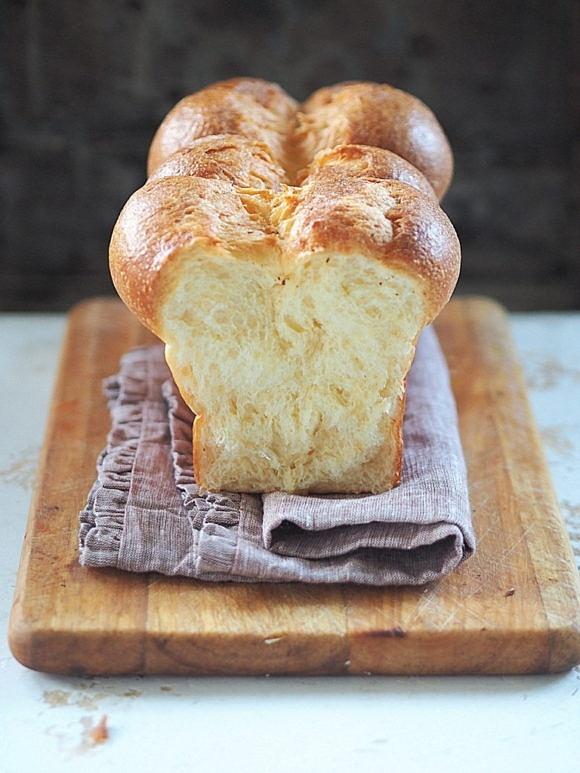 Brioche na zakwasie z okazji światowego dnia chleba