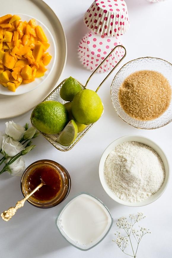 Kokosowe babeczki z mango chutney