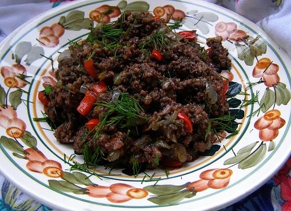 Pyszna kaszanka smażona z papryką i cebulką