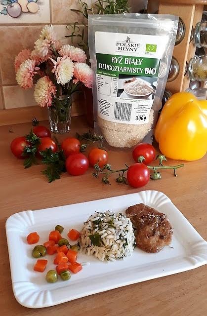 Bitki wieprzowe z aromatycznym ryżem