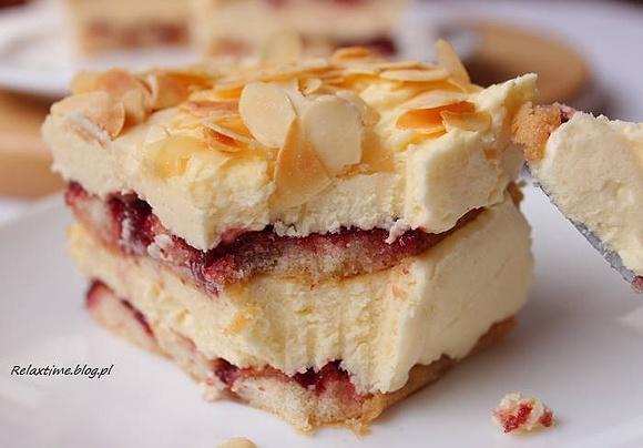Ciasto Malakoff z konfiturą wiśniową