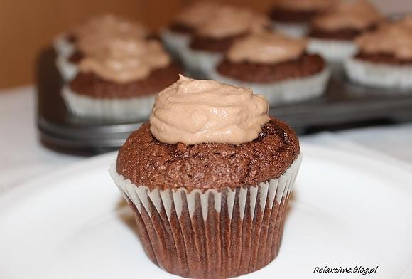 Muffiny czekoladowe z kawową pierzynką