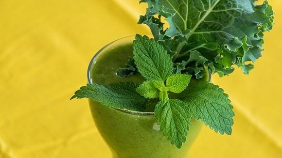 Koktajl z pietruszki, pomarańczy i banana