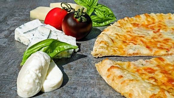 Pizza z cukinią i papryką