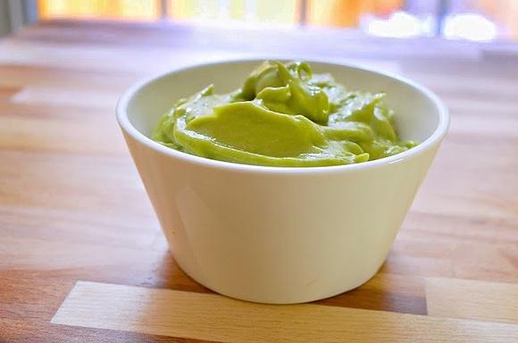 Maseczka z avocado dla skóry suchej elastyczność