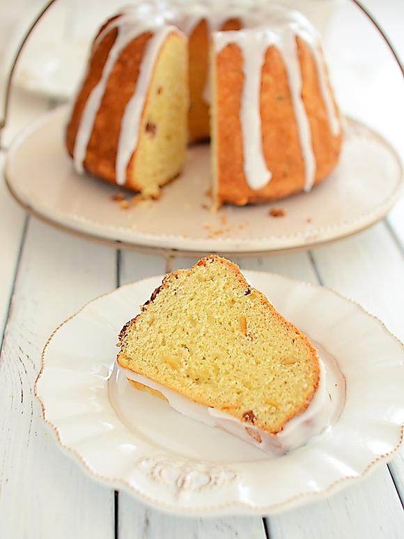 Babka drożdżowa ze skórką pomarańczową, cytrynową, rodzynkami i wanilią