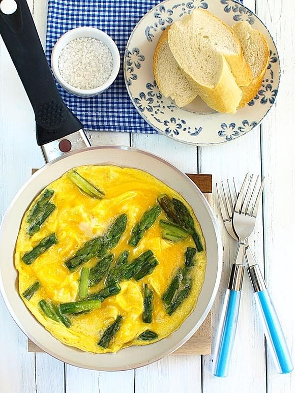 Omlet ze szparagami