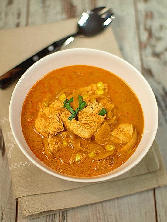 Błyskawiczne curry z kurczaka i kukurydzą