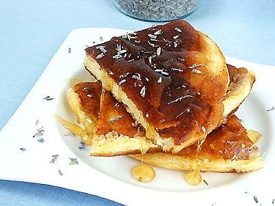 Omlet z miętą i lawendą z miodem akacjowym