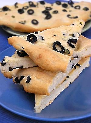 Focaccia z oliwkami
