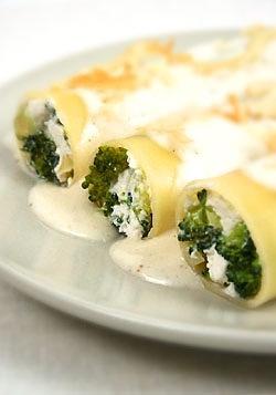 Canneloni brokułowo-szpinakowe z fetą