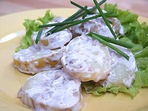 Sałatka z ziemniaków z sosem anchois