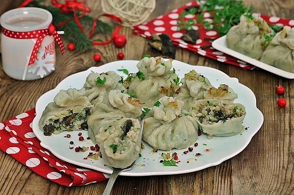 Pierogi sakiewki z kaszą, dorszem i grzybami