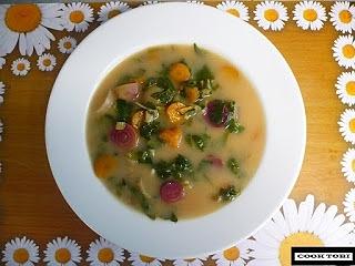Zupa młodzianka z młodych warzyw i ziół