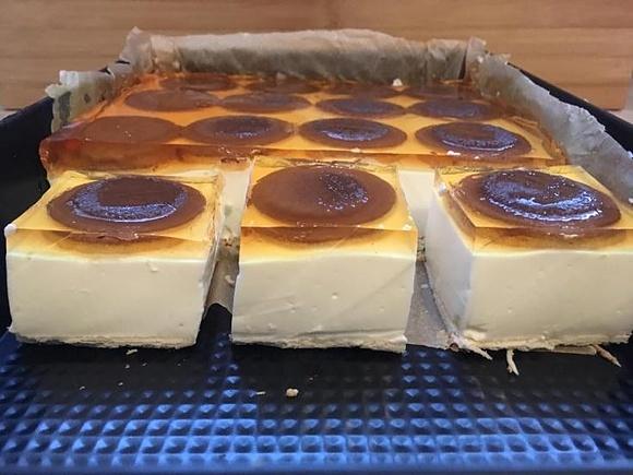 Jogurtowa delicja - szybkie ciasto bez pieczenia