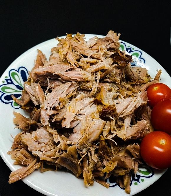 Pulled pork szarpana karkówka wolno pieczona