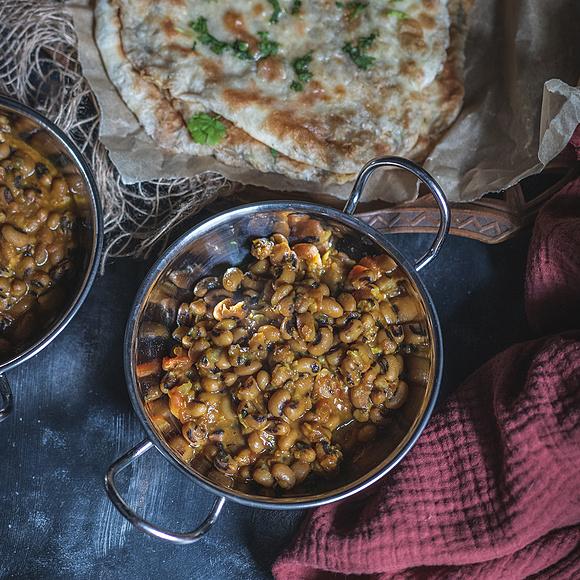 Alsande tonak – curry z fasoli czarne oczko