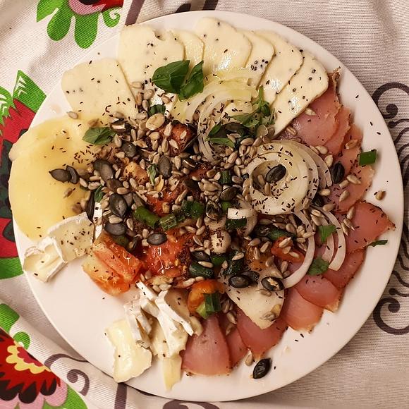Talerz dobroci - kolorowa przekąska na stół