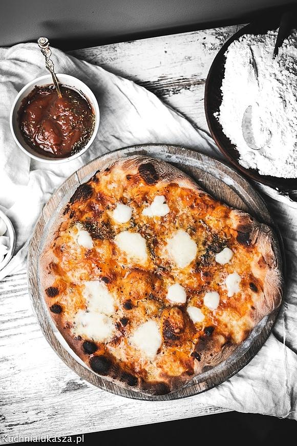 Najlepsze ciasto na pizzę, które uda się każdemu