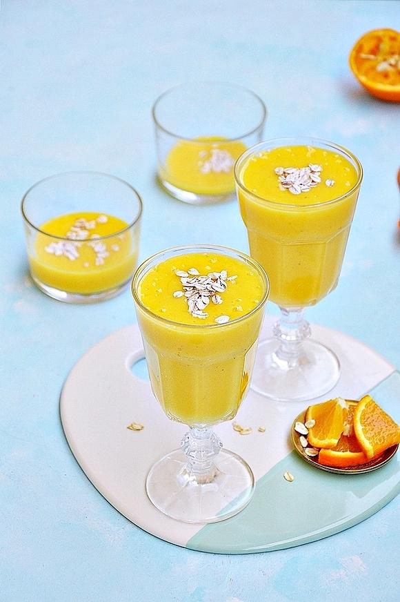 Koktajl z mango, banana i pomarańczy