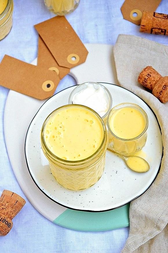 Mango lassi