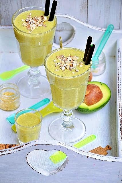 Koktajl bananowy z awokado