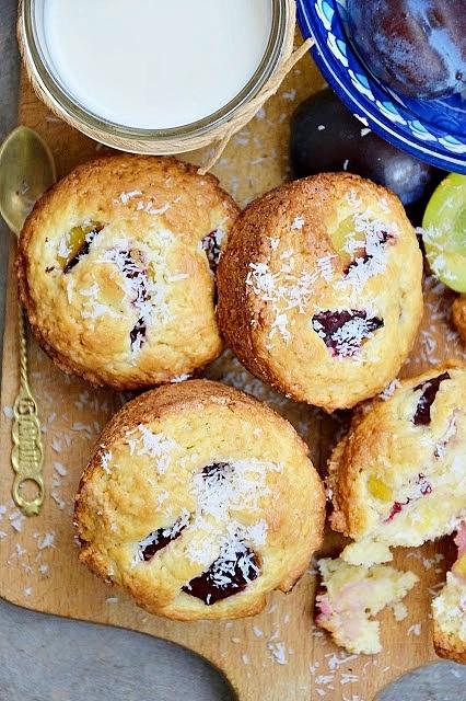Muffinki ze śliwkami