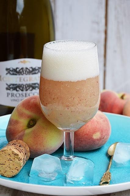 Bellini - lekki koktajl owocowy z wędzonym winem