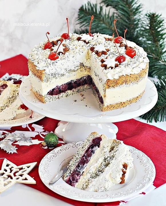 Tort Makowy z Wiśniami