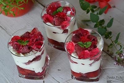 Malinowy deser z mascarpone