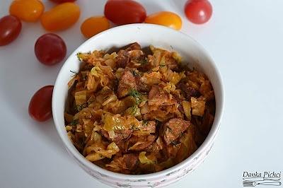 Bigos z młodej kapusty