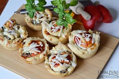 Pizzerinki z ciasta drożdżowego szybki przepis