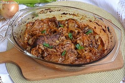Żeberka duszone w cebuli i ketchupie