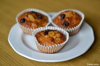 Muffinki owsiane z jabłkami i cynamonem