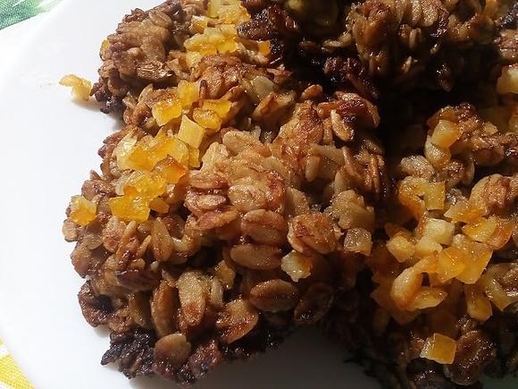 Ciasteczka owsiane z kandyzowaną skórką pomarańczową