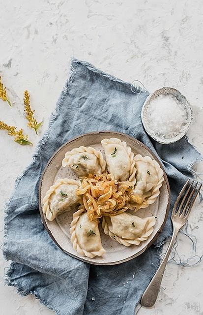 Wegańskie pierogi z pieczarkami i soczewicą