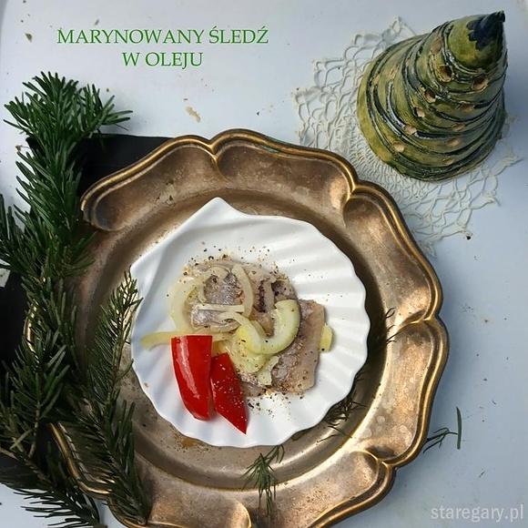 Marynowany śledź w oleju