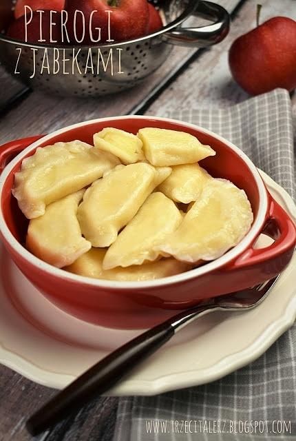 Pierogi z jabłkami