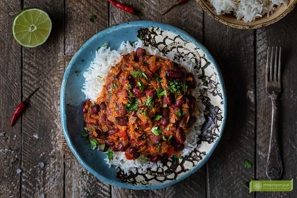 Chili sin carne z czerwoną fasolą i warzywami
