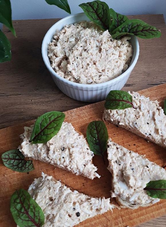 Pasta jajeczna z tuńczykiem