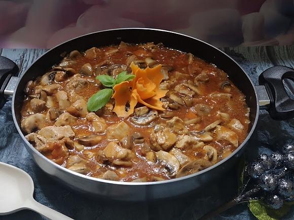 Szybki gulasz pieczarkowy