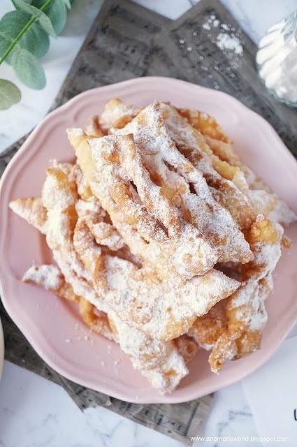 Faworki z mascarpone