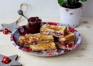 Mozzarella z żurawiną w pieczywie tostowym