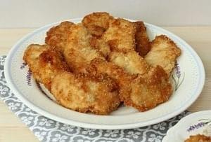 Pierś z kurczaka w panierce z sera Parmezan