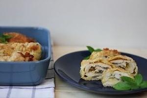 Roladki z kurczaka z serem Camembert i czerwoną cebulą