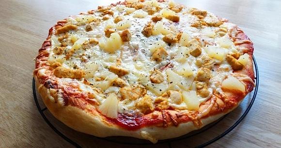 Pizza hawajska z kurczakiem
